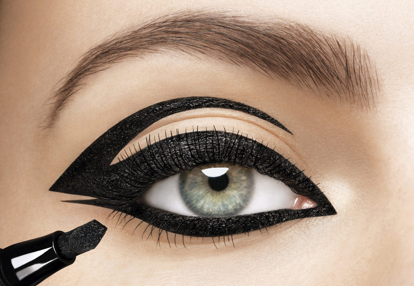 REVLON COLORSTAY LIQUID EYE PEN TRIPLE EDGE - BLACK - DELINEADOR DE OJOS LÍQUIDO